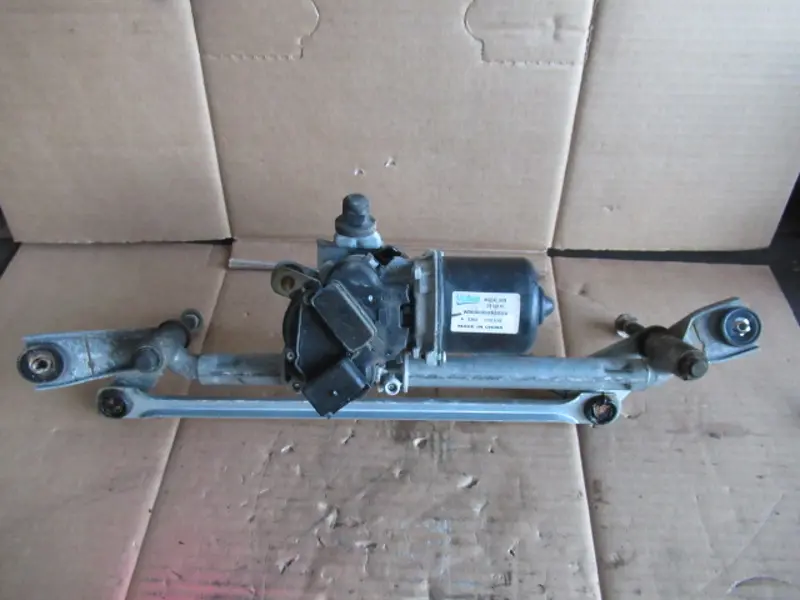Wischermotor vorne
