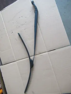 Wischerarm vorne links