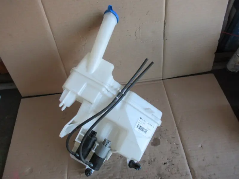 Réservoir d'eau compartiment moteur