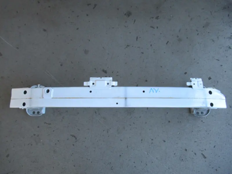 Stossstangenhalter vorne