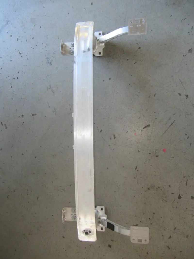 Stossstangenhalter vorne