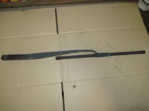 Wischerarm vorne rechts