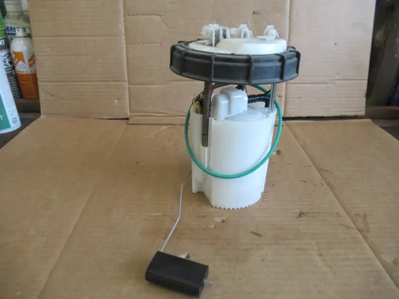 Pompe à essence électrique
