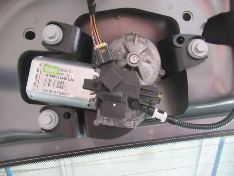 Moteur essuie-glace arrière