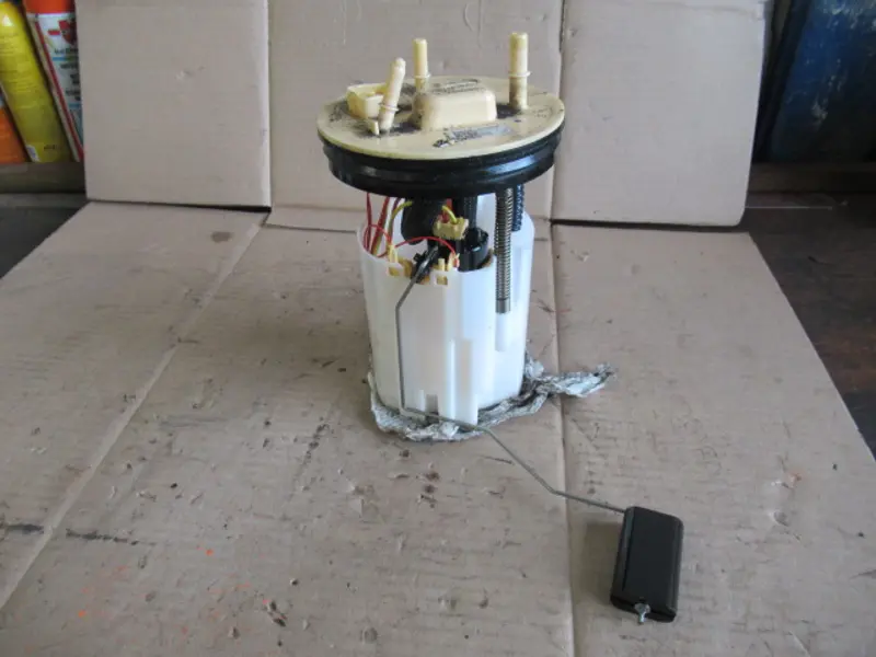 Pompe à essence électrique