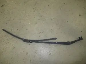Wischerarm vorne links