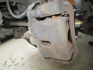 Bremszange vorne links