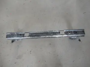 Stossstangenhalter hinten