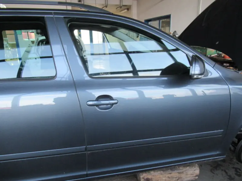 Porte avant droite