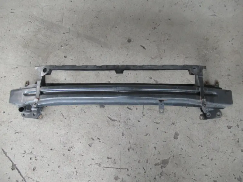 Stossstangenhalter vorne