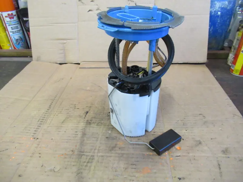 Pompe à essence électrique