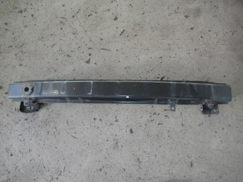 Stossstangenhalter vorne