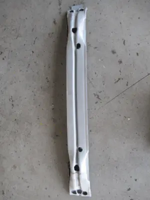 Stossstangenhalter vorne