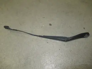 Wischerarm vorne links