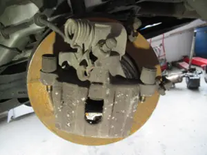 Bremszange hinten links