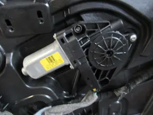 Fensterheber vorne links