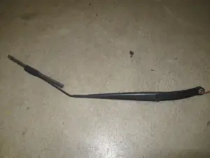 Wischerarm vorne rechts