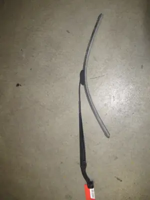 Wischerarm vorne links