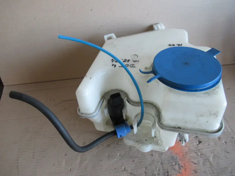 Réservoir d'eau compartiment moteur