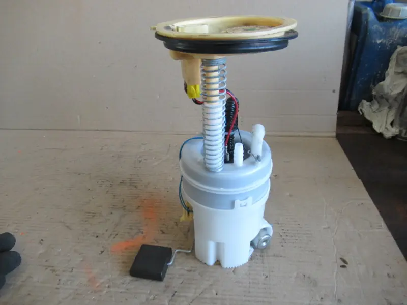 Pompe à essence électrique