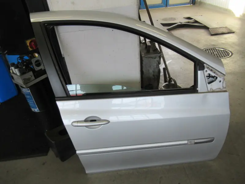Porte avant droite