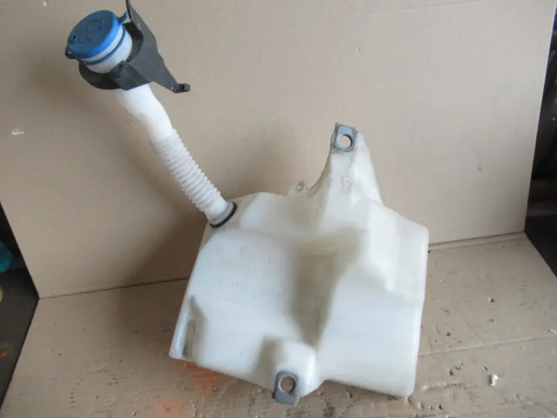 Réservoir d'eau compartiment moteur