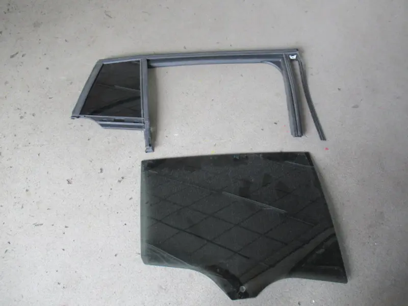 Porte arrière droite