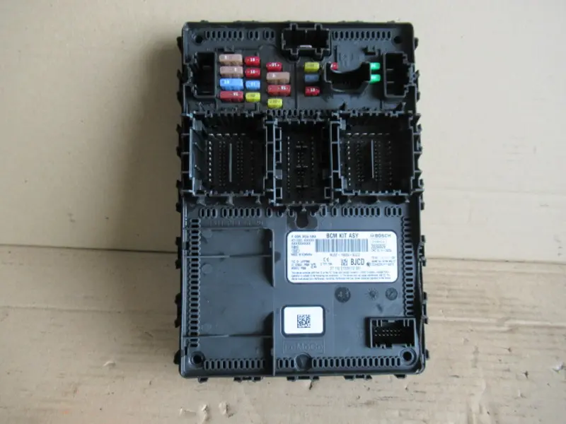 Calculateur réseau de bord