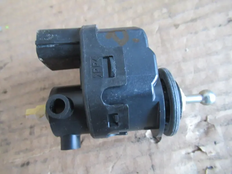 Scheinwerfermotor