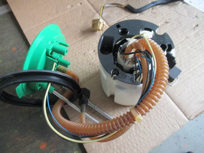 Pompe à essence électrique