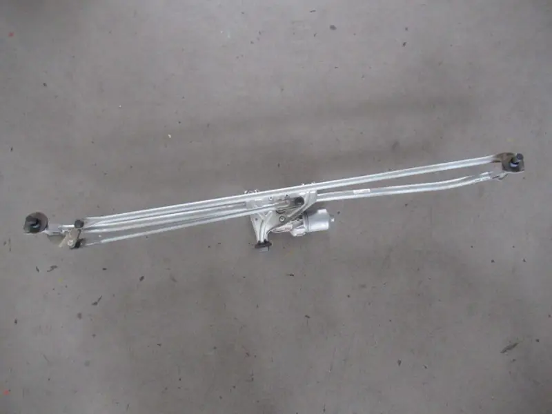 Moteur essuie-glace avant