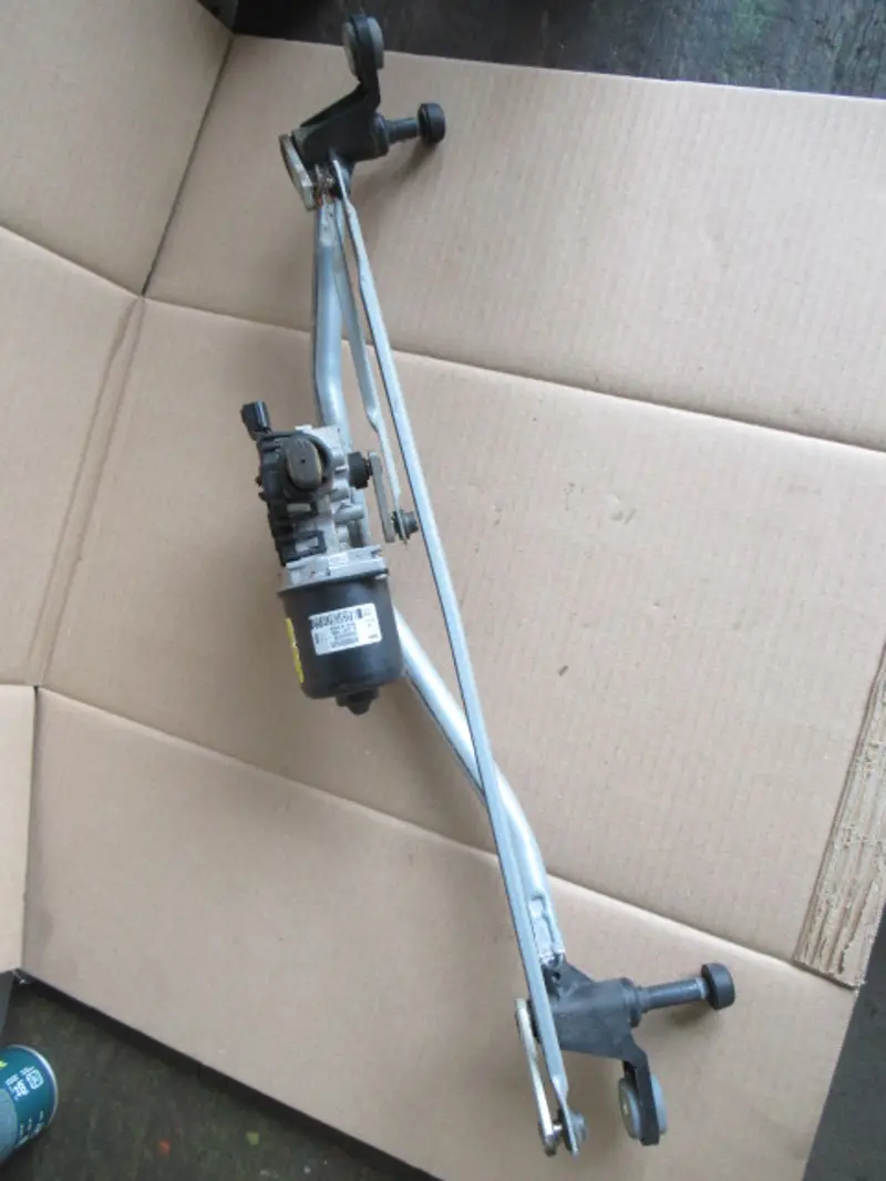 Wischermotor vorne