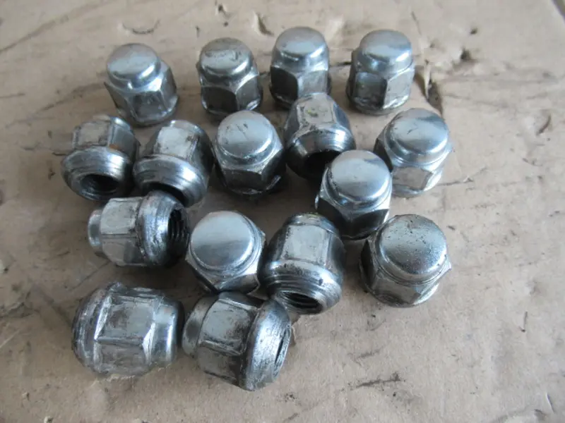 Boulons de roue