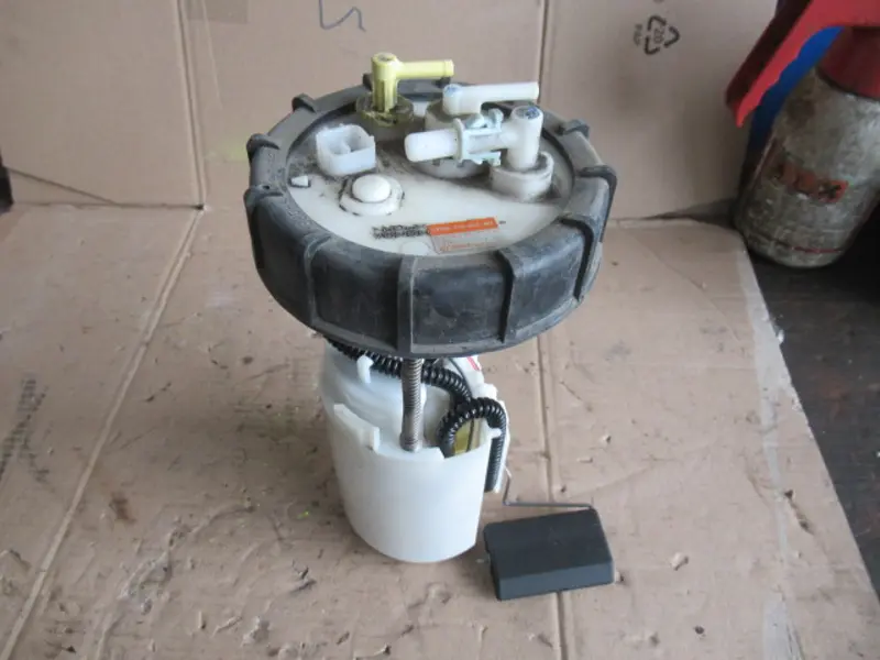 Pompe à essence électrique