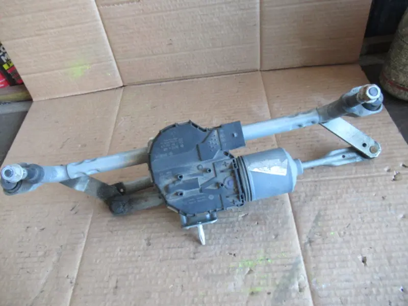 Wischermotor vorne