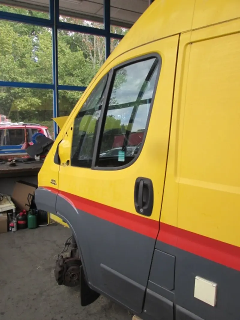 Porte avant gauche