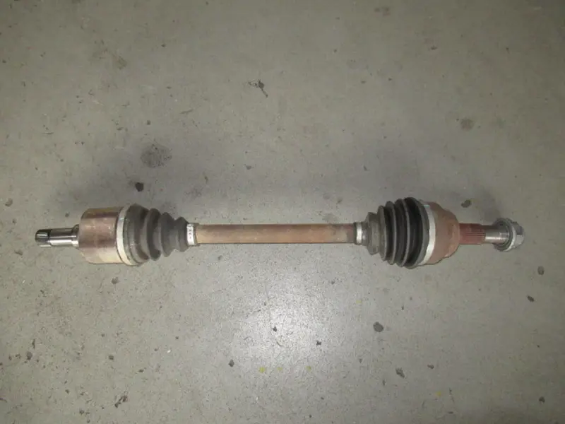 Arbre de transmission avant gauche