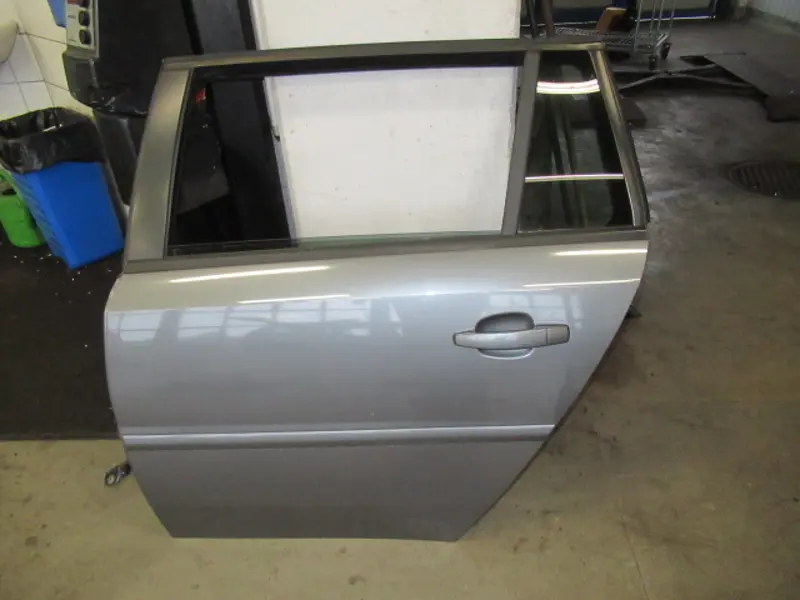 Porte arrière gauche Opel VECTRA C CARAVAN MODELL 2004-