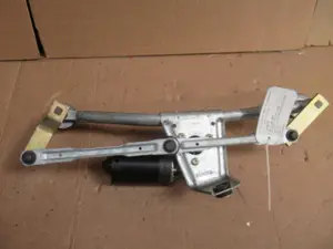 Moteur essuie-glace avant