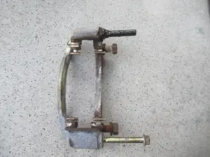 Bremssattelhalter