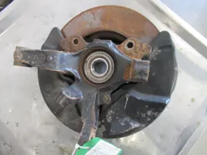 Achsschenkel vorne links