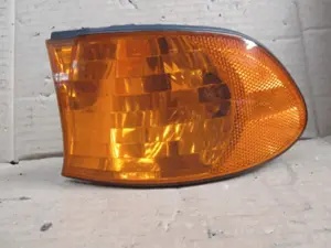 Clignotant avant gauche