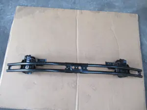 Stossstangenhalter vorne