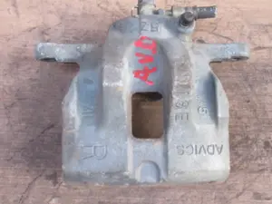 Étrier de frein avant droit