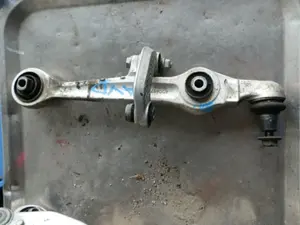 Querlenker vorne rechts