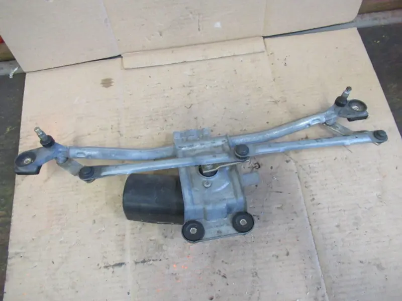 Wischermotor vorne