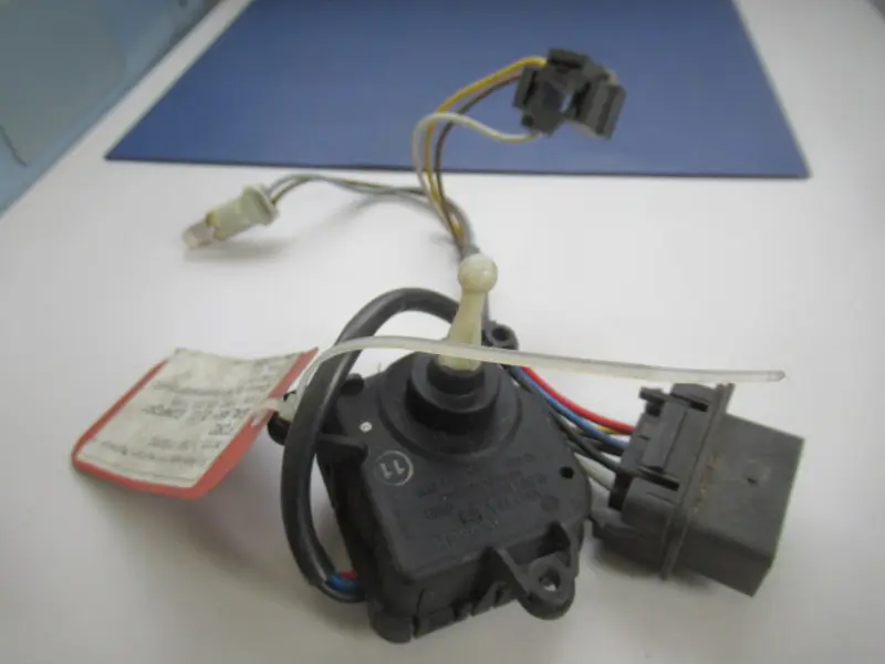 Moteur de réglage phare