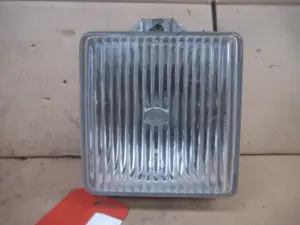 Feu antibrouillard avant gauche