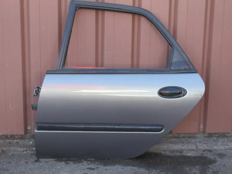 Porte arrière gauche