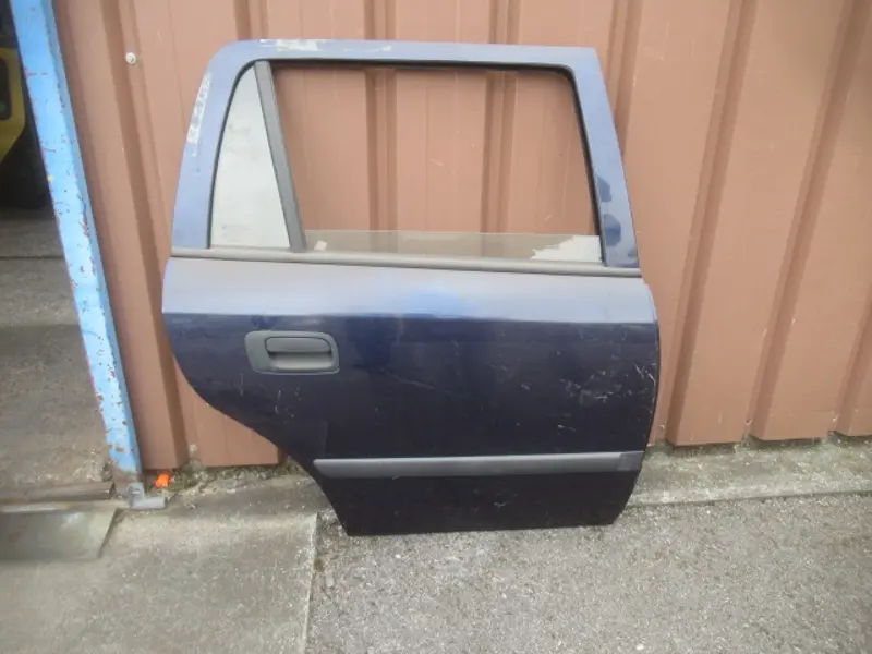 Porte arrière droite